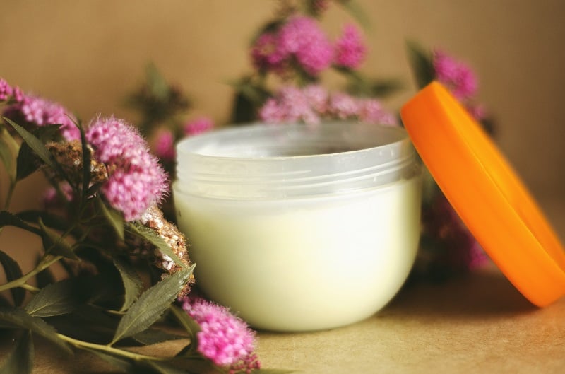 Maska odżywcza do sierści psa. Nada blasku i ułatwi rozczesywanie.