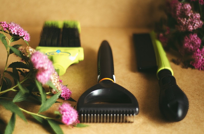 Trymer hakowy, grzebień i pudlówka.